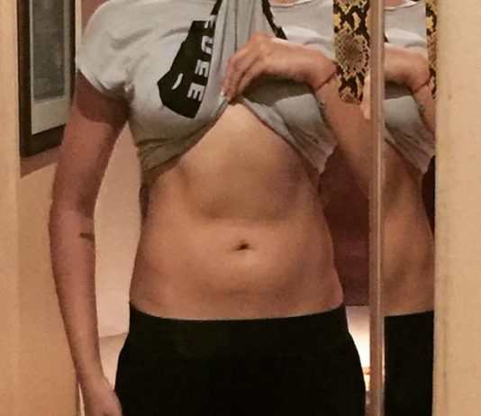 इस बॉलीवुड एक्ट्रेस ने दिखाए अपने सिक्स ऐब्स, लोग देने लगे शादी का प्रपोजल