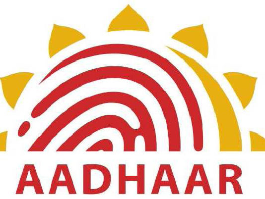 अप्रवासी भारतीयों को सरकार का तोहफ़ा, बैंक अकाउंट को आधार से जोड़ने की ज़रूरत नहीं