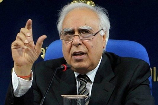 कन्फ्यूज़ नित्यानंद पर भड़के सिब्बल, कहा, “बोलो नहीं तो देश गँवा दोगे”