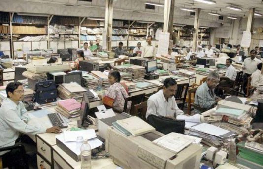 अपने कर्मचारियों के लेट आने पर दिल्ली सरकार हुई नाराज