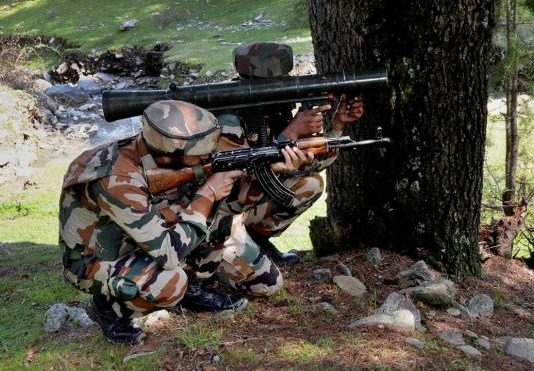 दक्षिण कश्मीर: शोपियां मुठभेड़ में दो आतंकी ढेर, गांवों में जारी सर्च ऑपरेशन