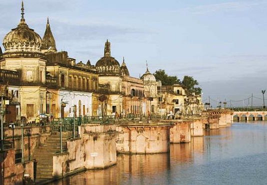 अयोध्या में बदल रहा माहौल, मुस्लिम पार्षद को बधाई देने पहुंचे हज़ारों हिन्दू अयोध्या मामला: अयोध्या मामले में आया एक नया मोड़