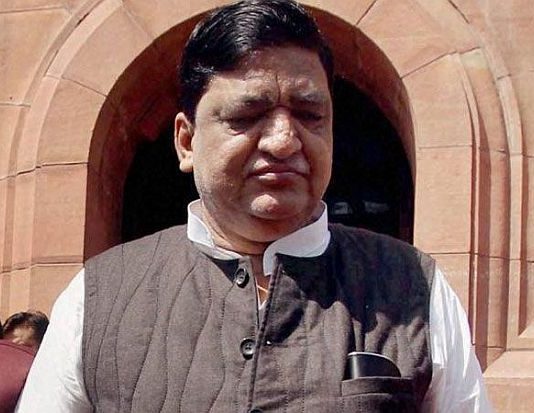 कुलभूषण जाधव के साथ पाकिस्तान का रवैया सही- सपा नेता नरेश अग्रवाल