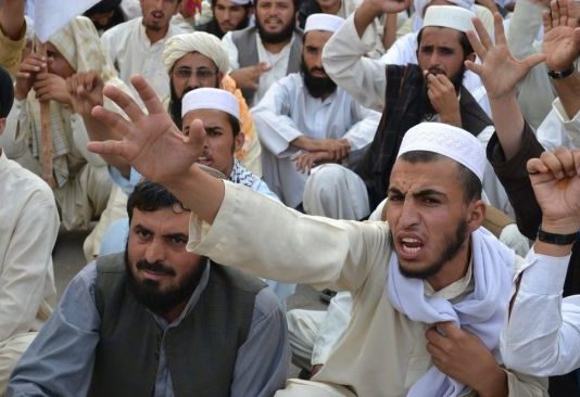 बदले पर बौखलाया पाकिस्तान, कहा, “तुरंत दो जाधव को फांसी”