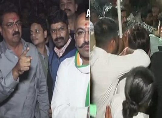 गुजरात चुनाव: राजकोट में आपस में भिड़े भाजपा-कांग्रेस कार्यकर्ता