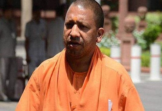 मैला ढोने की प्रथा से नाराज़ दलित महिलाएं, विधानसभा के बाहर उग्र प्रदर्शन