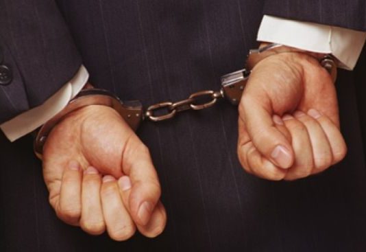 चप्पल में कैमरा छुपाकर बनाता था अश्लील वीडियो