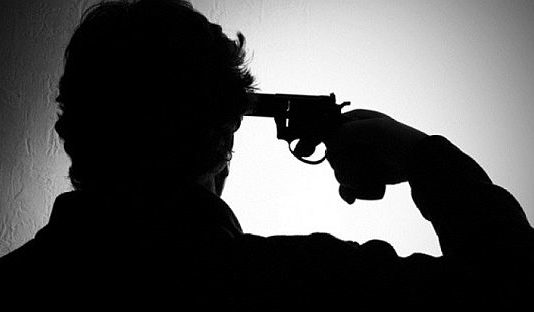 वीडिओ कॉल पर प्रेमिका के सामने प्रेमी ने खुदको मारी गोली, जबरदस्ती शादी से था नाराज़