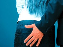 नये साल की लाइव रिपोर्टिंग कर रही महिला रिपोर्टर के साथ हुई छेड़छाड़