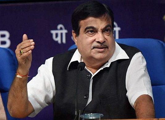 नौसेना अधिकारियों पर भड़के गडकरी, कहा, “एक इंच ज़मीन नहीं देंगे”