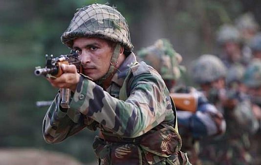 LoC: भारतीय सेना ने सीज़फायर उल्लंघन का दिया मुंहतोड़ जवाब, पाक के 7 सैनिक मार गिराए