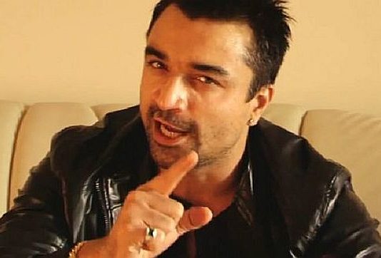 फिर भड़के एक्टर एजाज़ खान, पीएम मोदी पर साधा निशाना