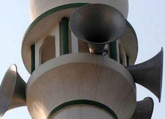 उत्तर प्रदेश: मंदिर-मस्जिद में बिना इजाजत लाउडस्पीकर बजाने पर हो सकती है जेल