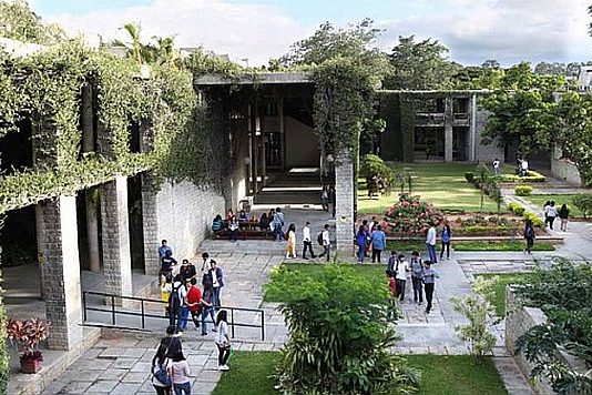 रैंकिंग: IIM बेंगलुरु-कोलकाता ने लगाई लंबी छलांग