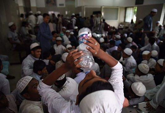 महाराष्ट्र के एक मदरसे में खराब भोजन खाने से बच्चे बीमार