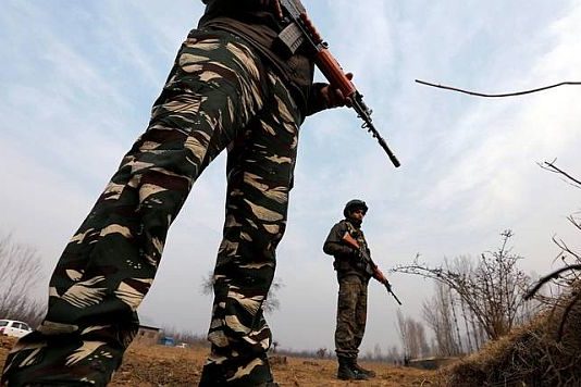 पुलवामा: तीसरे आतंकी का शव बरामद, DGP बोले, “मुठभेड़ खत्म”