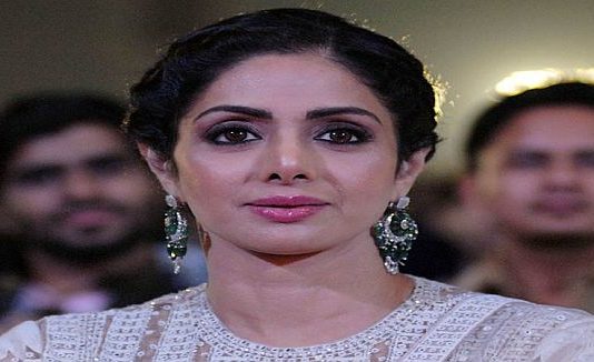 श्रीदेवी की मौत से सदमे में बॉलीवुड, जानिए क्या कहा सितारों ने