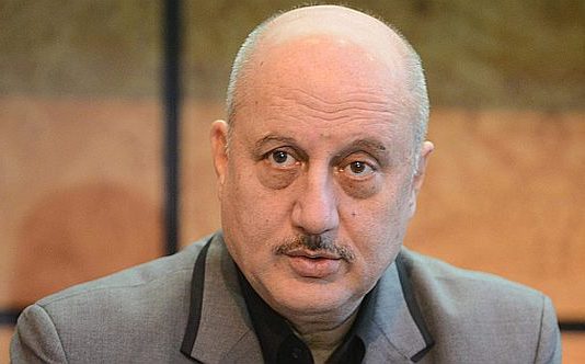 टेंशन में अनुपम खेर, ट्विटर अकाउंट हुआ हैक