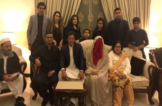 पाकिस्तान के पूर्व क्रिकेटर इमरान खान ने लगाई शादी की हैट्रिक