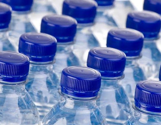 हो जाइये सावधान! तीन महीने बाद पीने लायक नहीं रह जाता बोतलबंद पानी