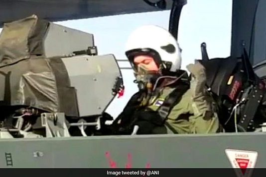 स्वदेशी तेजस विमान से अमेरिकी वायु सेना प्रमुख ने भरी उड़ान