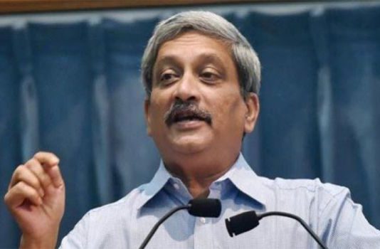 अब लड़कियों के बियर पीने से डर लगने लगा है, सहन शक्ति की सीमा टूट रही है -मनोहर पर्रिकर