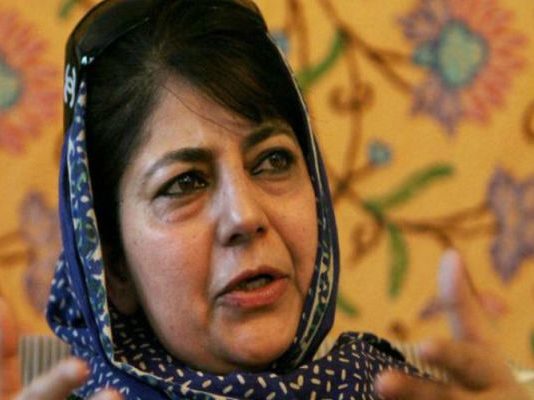 मुझे अमन दें, मैं बातचीत की कोशिश जारी रखूंगी -महबूबा मुफ्ती