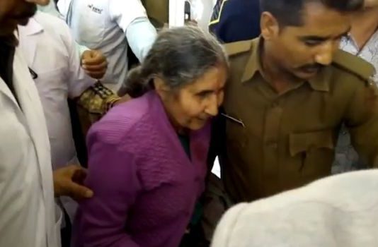 सड़क दुर्घटना में बाल-बाल बचीं पीएम मोदी की पत्नी जसोदाबेन