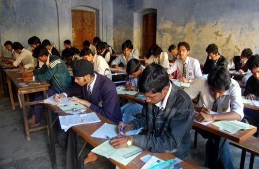 यूपी बोर्ड की सख्ती के कारण पांच लाख से ज्यादा छात्रों ने छोड़ी परीक्षा