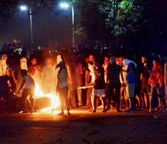 बीएचयू कैंपस के परिसर में दो गुटों में हुई भिड़ंत बीएचयू