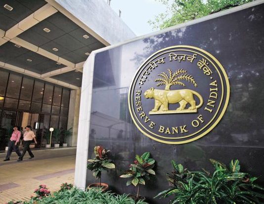 11 बैंकों में खाता रखने वालों की बढ़ने वाली है टेंशन बैंकों