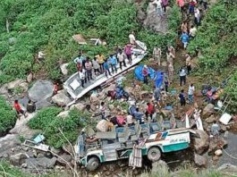 उत्तराखंड : बस के खाई में गिरने से 30 लोगों की मौत उत्तराखंड