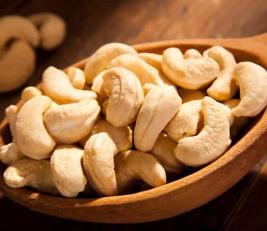 आइये आज जानते हैं काजू खाने के फायदे