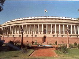 अविश्वास प्रस्ताव को लेकर गहमागहमी बनी हुई है गहमागहमी