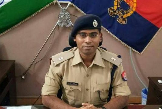 कानपूर : एसपी सुरेंद्र कुमार दास ने की आत्महत्या की कोशिश, हालत बेहद नाजुक कानपूर : एसपी सुरेंद्र कुमार दस ने की आत्महत्या की कोशिश, हालत बेहद नाजुक