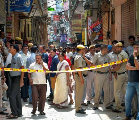 अहमदाबाद में भी हुआ दिल्ली के बुराड़ी जैसा कांड अहमदाबाद में भी हुआ दिल्ली के बुराड़ी जैसा कांड