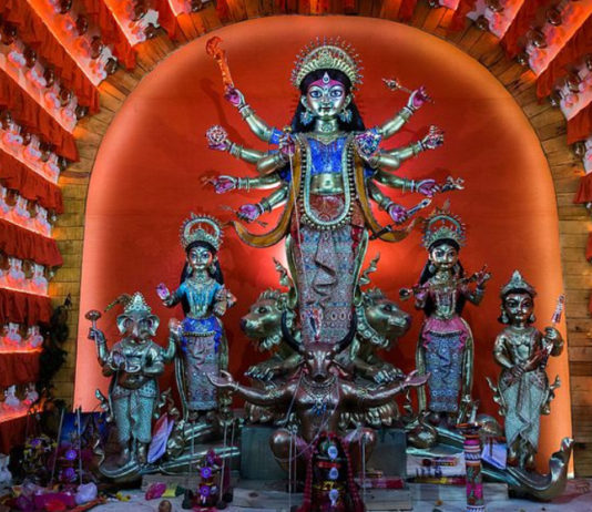 पश्चिम बंगाल में दुर्गा पण्डालों को दहलाने की है साजिश – सूत्र पश्चिम बंगाल में दुर्गा पण्डालों को दहलाने की है साजिश - सूत्र