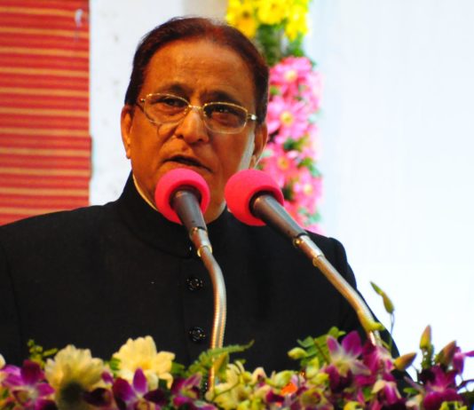 आजम खान ने एक बार फिर से राममंदिर पर दिया विवादित बयान आजम खान ने एक बार फिर से राममंदिर पर दिया विवादित बयान