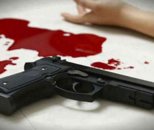यूपी: पत्नी की हत्या के बाद पति ने खुद की कनपटी पर मारी गोली, दोनों की मौत गुजरात : कच्छ में दो समुदाय के बीच खूनी संघर्ष में 6 लोगों की हुई मौत