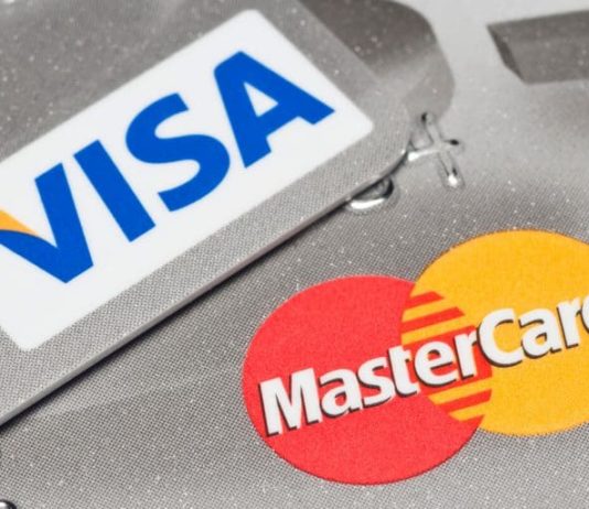 मास्टर-वीजा कार्ड और अमेरिकन एक्सप्रेस कार्ड के यूजर पर आज से पड़ेगा असर मास्टर-वीजा कार्ड और अमेरिकन एक्सप्रेस कार्ड के यूजर पर आज से पड़ेगा असर