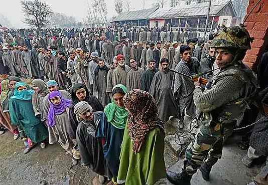 जम्मू-कश्मीर में वोटिंग की धीमी है रफ्तार, अभी तक 1.8% हुआ मतदान