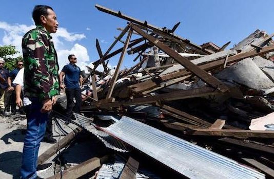 इंडोनेशिया: भूकंप और सुनामी से जेल की दीवारें टूटी, भाग निकले कैदी indonesea