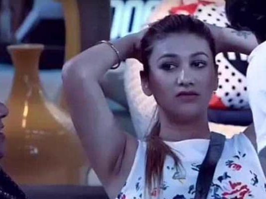 बिगबॉस 12 : जसलीन और अनूप जलोटा में सौरभ को लेकर हुई लड़ाई बिगबॉस 12 : जसलीन और अनूप जलोटा में सौरभ को लेकर हुई लड़ाई