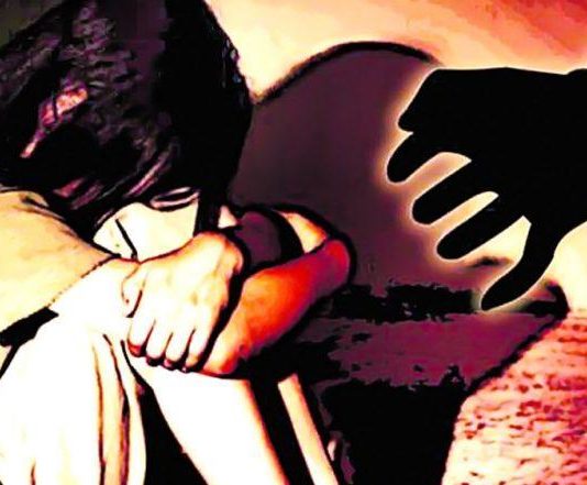 पश्चिम बंगाल में हुई हैवानियत की हदें पार, 100 साल की महिला से 20 साल के लड़के ने किया रेप पश्चिम बंगाल में हुई हैवानियत की हदें पार, 100 साल की महिला से 20 साल के लड़के ने किया रेप