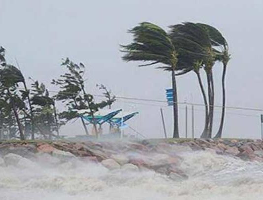 पश्चिम बंगाल: चक्रवाती तूफ़ान ‘अम्फान’ ने ली 12 लोगों की जान 12 dead in west bengal due to Cyclone Apmhan