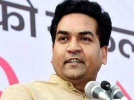 हिंदुओं के नाम पर चुप्पी साध लेता है विपक्ष -कपिल मिश्रा ग़द्दार हैं अरविन्द केजरीवाल