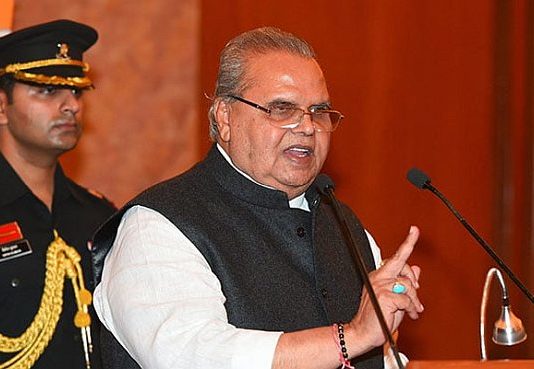 नेताओं की खरीद-फ़रोख्त की खबर पर भड़के J&K के राज्यपाल भड़के J&K के राज्यपाल