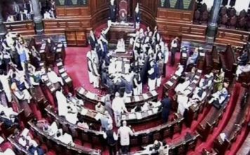 राज्यसभा: तीन तलाक विधेयक पर हंगामा, सदन स्थगित राज्य सभा: तीन तलाक विधेयक पर हंगामा