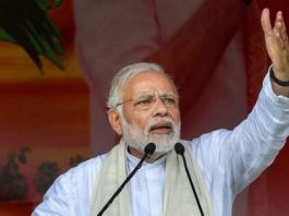 भावुक हुए नरेंद्र मोदी, कहा, “सोचा नहीं था कि दिवंगत माँ को गाली दी जाएगी”