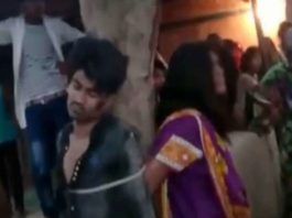 चोरी के शक में महिला और युवक की हुई पिटाई, किया अधमरा